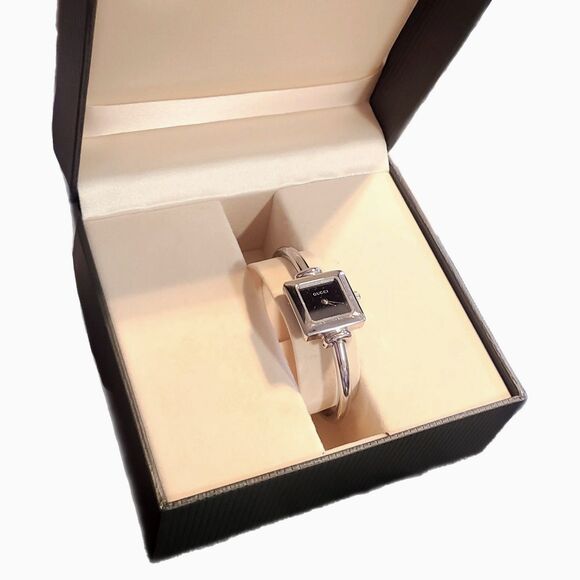 Gucci Swiss Made 1900L Dainty Silver Stainless Steel Square Bangle Watch & Box - Picture 3 of 12